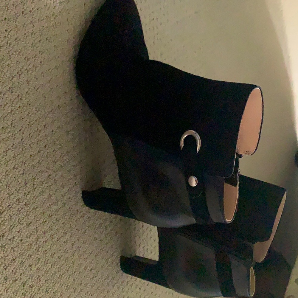 Black Boots, brand new
